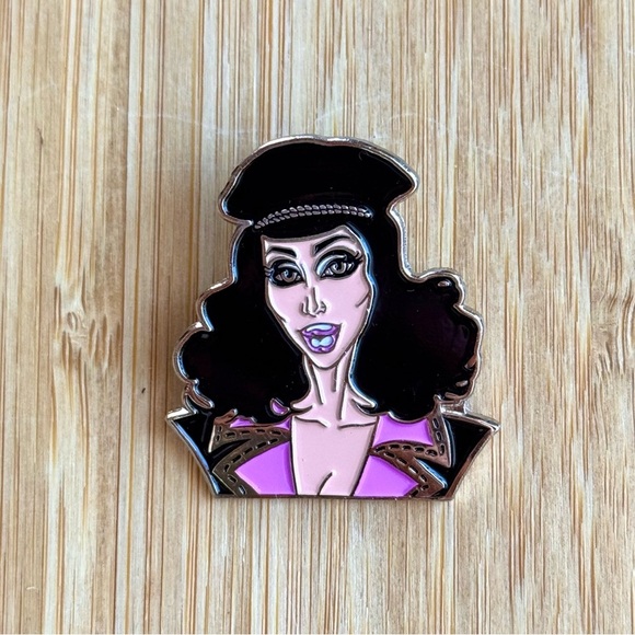 Cher Pin - Picture 1 of 3